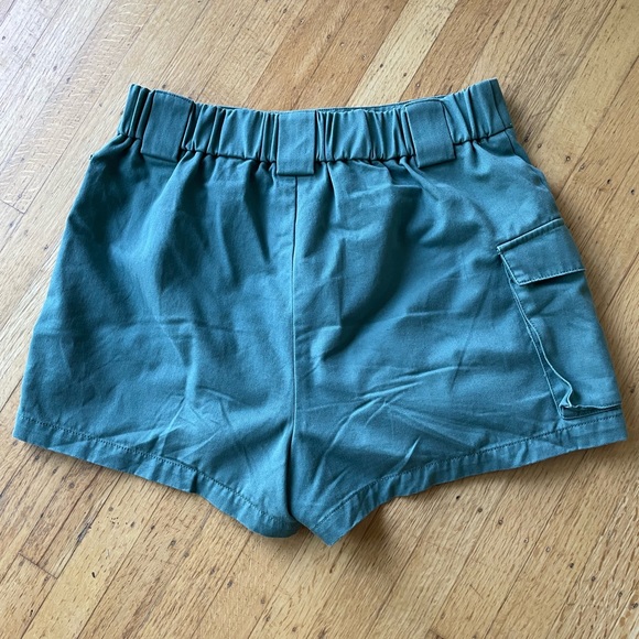 TNA 3” cargo shorts **missing belt** - Picture 5 of 9